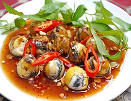 Dễ làm với trứng cút lộn xào me ăn vặt cực vui miệng