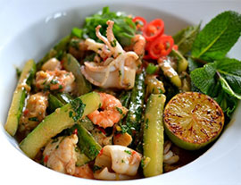 Hải sản xào dưa chuột cực ngon và dễ làm