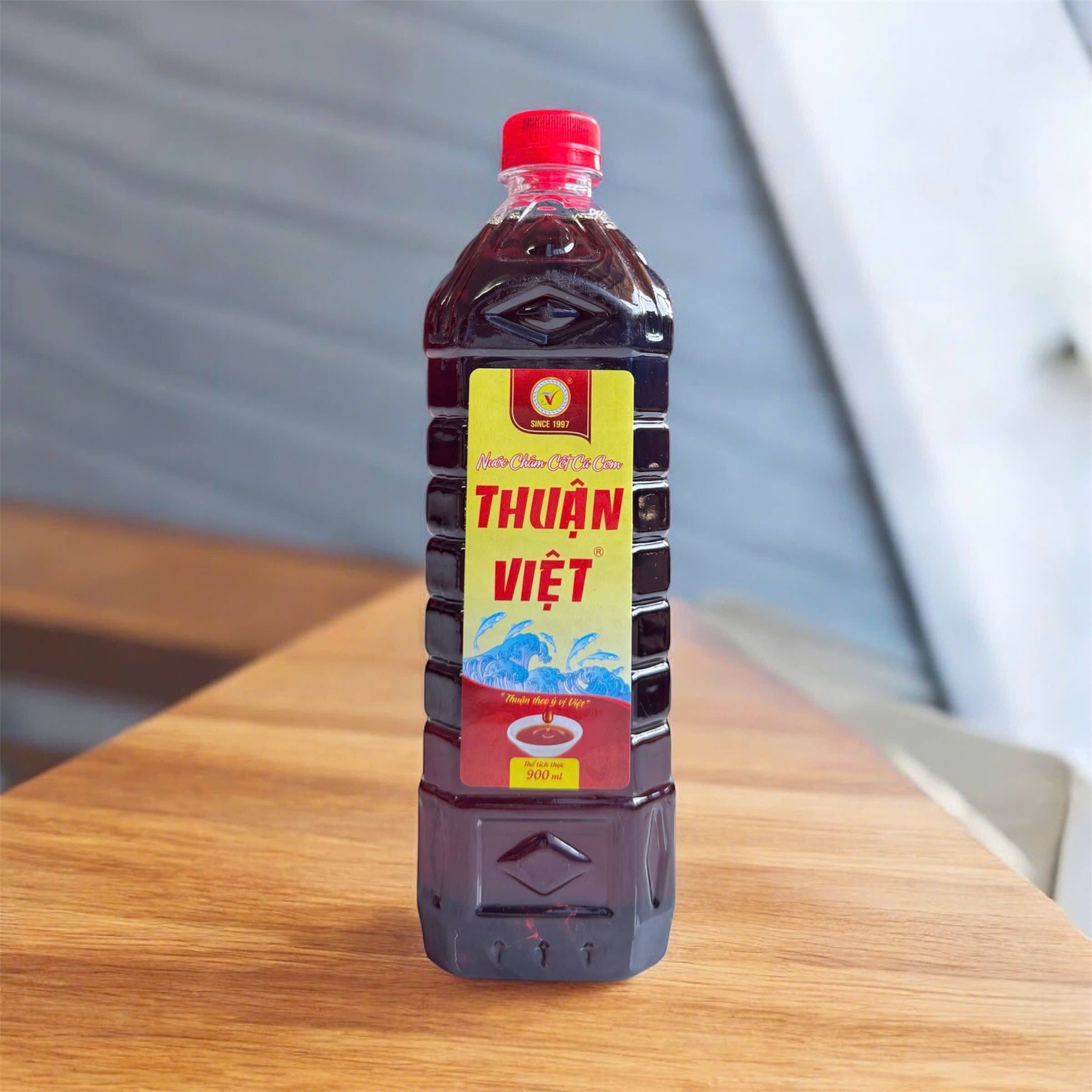 Nước chấm cốt cá cơm Thuận Việt 900ml